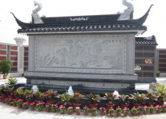 《妙手回春》浮雕墙：医术传承与工艺匠心的立体诠释