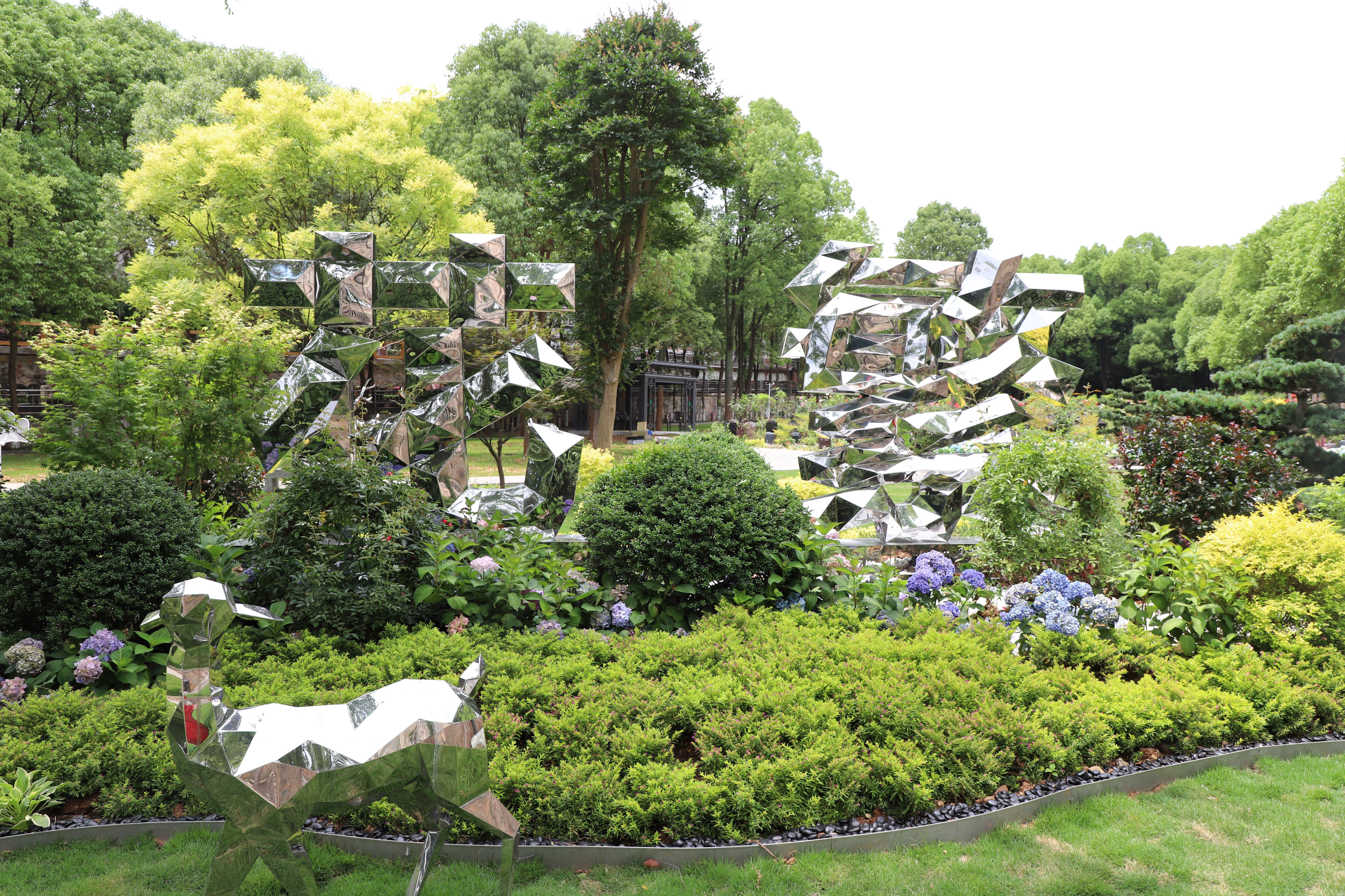 南京功德园：生态与文化的完美融合，让生命在繁花中永恒